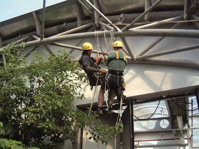 RIG Systems – Industrial safety and specialist rescue training providers. Confined space, work at height, water rescue, rope rescue, IRATA, first aid